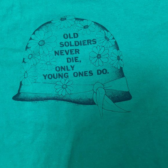 VTG RARE! Old Soldiers Never Die, Only Young Ones Do AntiWar T-Shirt Tee Size L - Picture 12 of 12